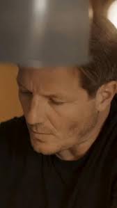 Recreating a beloved 70s TV show for this commercial was a creative  challenge I truly enjoyed. From crafting period-accurate sets to perfecting  the vintage style, it was rewarding to bring the era's