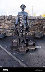 Statue robert quigg hi-res stock photography and images