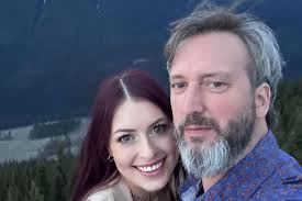 Comedian Tom Green Marries Amanda Nelson in Ceremony Filled with ...