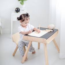 Kindersitzgruppe, kindertisch mit 2 stühlen sitzgruppe für kinder, kindermöbel set, farbig. Plantoys Kindertisch Mit Tafeloberflache Stuhl Aus Massivholz Orig Kindertisch Und Stuhle Kindertisch Stuhle