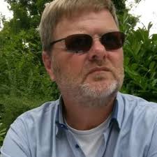 Vanaf heden sta ik als zzp ingeschreven bij de kvk! Ik wil graag met jullie  delen dat ik recentelijk een nieuwe uitdaging ben aangegaan door  gedeeltelijk als zelfstandige te gaan werken onder