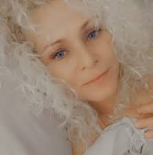 Need ur help plz A or B😿🥰