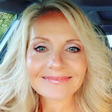 Amanda Mcelwain's Instagram, Twitter & Facebook