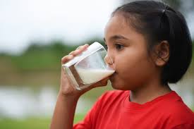 Setelah mengetahui sedikit informasi mengenai botol susu terbaik untuk bayi anda, dibawah ini kami akan memberikan sedikit rekomendasi yang mungkin berguna. 7 Rekomendasi Susu Uht Yang Cocok Untuk Anak