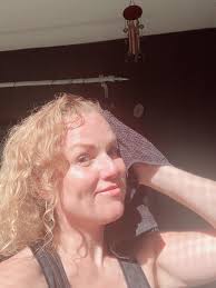 Hello, in general, how long are your walks for and approximately how many  kilometres. Thank you. Sandra.