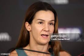 879 Terri Press Photos & High Res Pictures