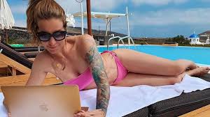 Juli 1978 in der norwegischen hauptstadt oslo als charlotte engelhardt geboren. Nach Ehe Aus Charlotte Wurdig Rekelt Sich Sexy Im Bikini Promiflash De