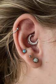 Daith Piercing Everything You Should Know Including Images Daith Piercing Daith Daith Piercing Healing