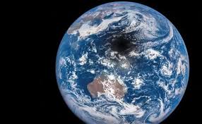 ⬇ télécharger des photos de la terre sur la meilleure banque photo depositphotos! L Ombre De La Lune Traversant La Terre Vue De L Espace Video Etrange Et Insolite