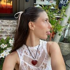 Amy Marz's Instagram, Twitter & Facebook