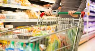 Συγκινήθηκαν μέχρι και οι αστυνομικοί που την προσήγαγαν, ενώ άλλοι πελάτες προσφέρθηκαν να πληρώσουν ό,τι πήρε. Prgklozpuqzhum