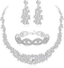Orecchini, collana, braccialetti sono tra i gioielli che le spose desiderano indossare nel giorno più bello della loro vita. Adramata Set Di Gioielli Da Sposa In Cristallo Per Donna Collana Con Stile2 Ebay