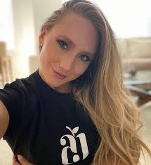 Her first job was teaching dance. Aj Applegate Reviews Facebook