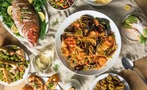 The supper, which traditionally includes 12 dishes and desserts, may last for a good couple of hours. Feast Of The 7 Fishes Italiarail