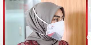 Di indonesia jenis kerudung yang paling populer biasanya adalah jenis kerudung segiempat dan pashmina. Cara Membuat Masker Tanpa Mesin Jahit Mudah Dipraktikkan Merdeka Com