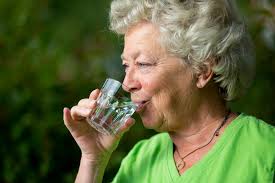 Värmeböljan kommer att fortsätta över helgen. Äldre, gravida, spädbarn och  kroniskt sjuka är särskilt känsliga under en värmebölja. Ta hand om dig och  de i din närhet! Läs mer och få konkreta