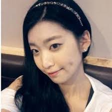 Yoonhee Lee's Instagram, Twitter & Facebook