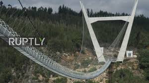 A maior ponte suspensa pedonal do mundo, que está a ser construída em arouca junto aos afamados passadiços do paiva, já não abre. Maior Ponte Pedonal Suspensa Do Mundo Abre Em Arouca Nao E Para Medrosos Zap
