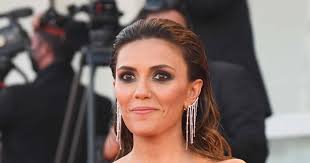 Serena rossi a sanremo ha indossato un vestito lungo giorgio armani che è il sogno di ogni donna per la stagione delle tendenze moda primavera estate 2021. Sanremo 2021 Serena Rossi A Fqmagazine Il Festival Lo Farei Da Conduttrice Ma Il Fatto Quotidiano
