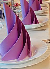 Hochzeitsservietten Falten 10 Elegante Formen Anleitungen Mit Bildern Tischdekoration Servietten Servietten Papierservietten Falten