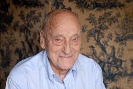 Tout flatteur vit aux dépens de celui qui l'écoute