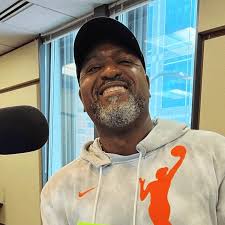 WCCO Radio reverses course, reinstates The Henry Lake Show