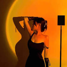 Like scenes straight from a movie, this lamp spice up your surroundings with a touch of class with our sunset lamp. Sunset Projection Lamp Florencian Design