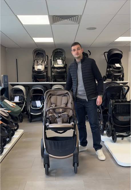 Ocarro 2 Pushchair: One-Hand Fold Convenience