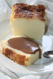 Le Cuajada Est Un Delicieux Gateau Espagnol A Base De Yaourt Qui Ressemble Un Peu A Une Sorte De Flan C Gateaux Et Desserts Recette Dessert Recettes De Cuisine