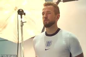 I know england's captain but he wouldn't expect me to come here and try to paint a picture that he has played well in either of the games against croatia and scotland. England New Home Kit Revealed Three Lions Roll Back Clock To France 98 With Design Aktuelle Boulevard Nachrichten Und Fotogalerien Zu Stars Sternchen