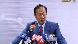 提起台灣首富王永慶，幾乎無人不曉。他把台塑集團推進到世界化工業的前 50 名。 而在創業初期，他做的還只是賣米的小本生意。 早年因家貧讀不起書，只好去做買賣。 16 歲的王永慶從老家來到嘉義開一家米店。那時小小的嘉義已有米店近 30 家，競爭非常激烈。 å°ç£é¦–å¯Œæ›äºº 2021æœ€æœ‰éŒ¢æ˜¯ ç¥žç§˜éž‹çŽ‹ æ°'è¦–æ–°èžç¶² Line Today