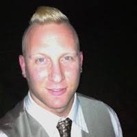 70+ perfiles de «Larose»