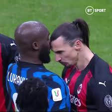 Godine, a ibrahimović se do tada bio isprofilirao kao prva opcija u napadu mourinhove ekipe. Gif Zlatan Ibrahimovic And Lukaku Clashing Their Heads In An Angry Confrontation Witty Futty In 2021 Zlatan Ibrahimovic Ibrahimovic Angry