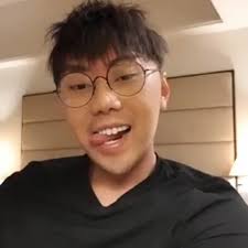 Beredar sejumlah foto roy kiyoshi dari saat masih remaja hingga sekarang. 10 Potret Terbaru Roy Kiyoshi Bikin Pangling Ada Yang Berubah