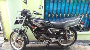 Rx king pertama muncul pada tahun 1982. Yamaha Rx King Ini Dibanderol Setara Daihatsu Ayla Baru Harga Pasaran Rx King Cobra Bahan Siap Gas Tribun Jambi
