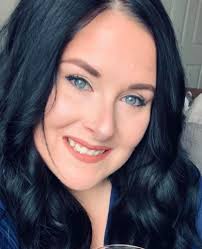 Roxy Belanger Salon Owner and Stylist Certified Colour Specialist Blonding  Tech. Roxy comes to you with a range of experience in the Hairstyling  Industry. From Licensed Hairstylist, Salon Management, and now embarking