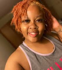 I never thought I'd say this BUT I THINK I want black locs. I've only had  colored locs 😳