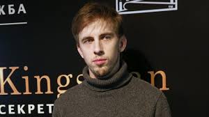 Актер александр паль и двое его друзей подозреваются в избиении бывшего хоккеиста молодежного хк цска кевина антипова в центре москвы, по данному факту проводится проверка. Ptkrwpitlesqom