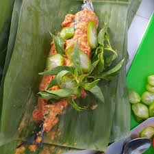 Belimbing wuluh memang memiliki kekerabatan dengan belimbing (starfruit). Resep Pepes Pindang Kemangi Blimbing Wuluh Remas Nu