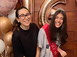 Find the perfect karishma kapoor stock photos and editorial news pictures from getty images. Photos Bollywood Actress Karisma Kapoor S Daughter Samaira Celebrates 16th Birthday Entertainment Photos Gulf News