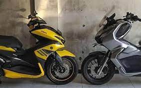 Yamaha nvx 155 trong khi đó cho cái nhìn ngang cũng không kém phần hầm hố, nhưng lại lai lai một chút với các dòng xe nếu xét về tính tiện dụng thì yamaha nvx 155 có phần nhỉnh hơn honda air blade 150. Yamaha Nvx Vs Honda Adv M H Motor Sales Service Centre Facebook