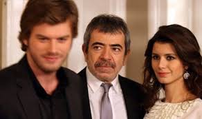 T eaming up with this season's hottest production house, ogm pictures, tatlıtuğ, known for brilliantly bringing to life the different characters he has played thus far, is. Ask I Memnu Nun Sevilen Ikilisi Kivanc Tatlitug Ve Selcuk Yontem 11 Yil Sonra Ayni Dizide Bulusuyor
