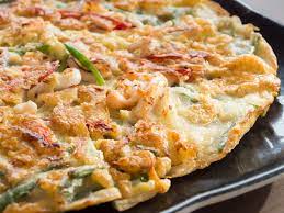 Haemul pajon este un preparat din legume si fructe de mare. Relaxing Korean Cuisine Pajeon And Makgeolli Go Go Hanguk