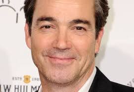 Novos personagens em 'Hand of God'