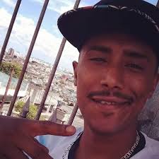 Primeiro que ninguém tem bola de cristal pra saber a previsão do tempo e  com certeza é um evento que teve antecedência pra acontecer. Segundo que o  Neymar é um flopado né