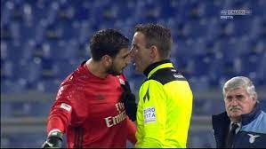Además, tras chocarle la mano al árbitro, bonucci también le dio una palmada en la espalda. Donnarumma Come Bonucci Perche Non Lo Hanno Ammonito Video