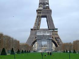 More people pay to see the eiffel tower each year than any other attraction in the world. The Eiffel Tower Is Getting A Golden Makeover Ahead Of 2024 Olympics