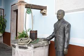 One of the major poets of mexico, he deeply influenced the work of later poets, notably xavier villaurrutiavillaurrutia, xavier. Descubre La Antigua Casa Del Poeta Ramon Lopez Velarde En Zacatecas Lider Empresarial