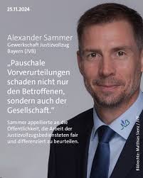 Nach den Vorwürfen von Häftlingen gegen Bedienstete der Gefängnisse in  Augsburg-Gablingen und Nürnberg warnt die Gewerkschaft Justizvollzug Bayern  (JVB) vor einem Generalverdacht gegen die ganze Berufsgruppe.  https://www.br.de/nachrichten/deutschland ...