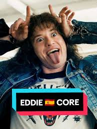 El desterrado, el bicho raro, el encantador, doblado por el increíble  @David Garcia ! Quién podría llevar mejor esa pedazo de camiseta? Dustin no  es el único que no supera que ya no esté en la ...